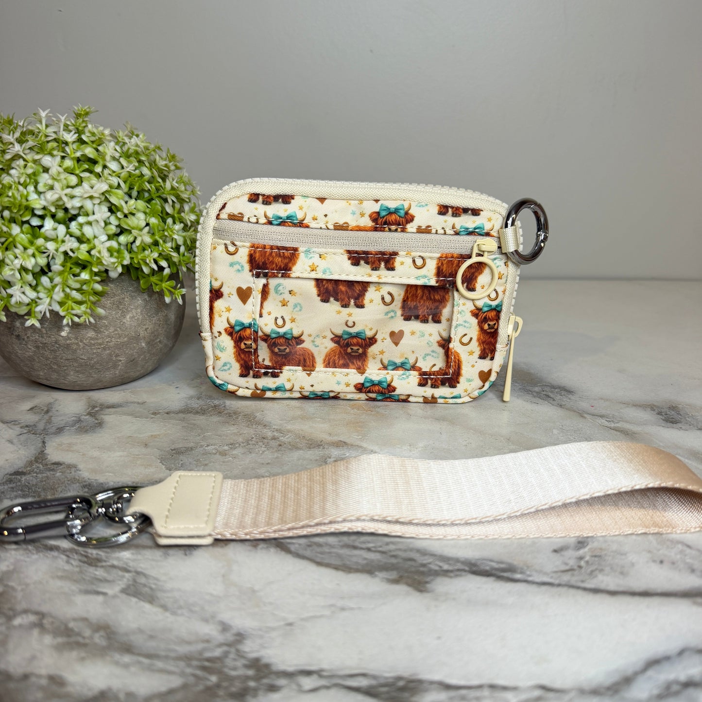 Rue - Nylon Wristlet Wallet - Beige Highland Cow