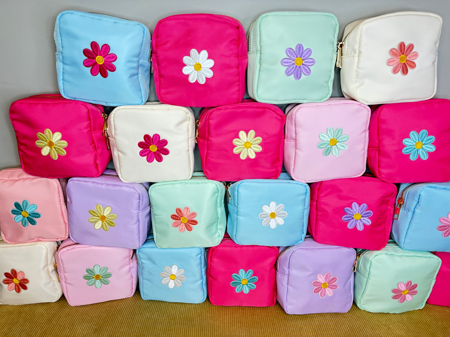The Daisy - Square Pouch