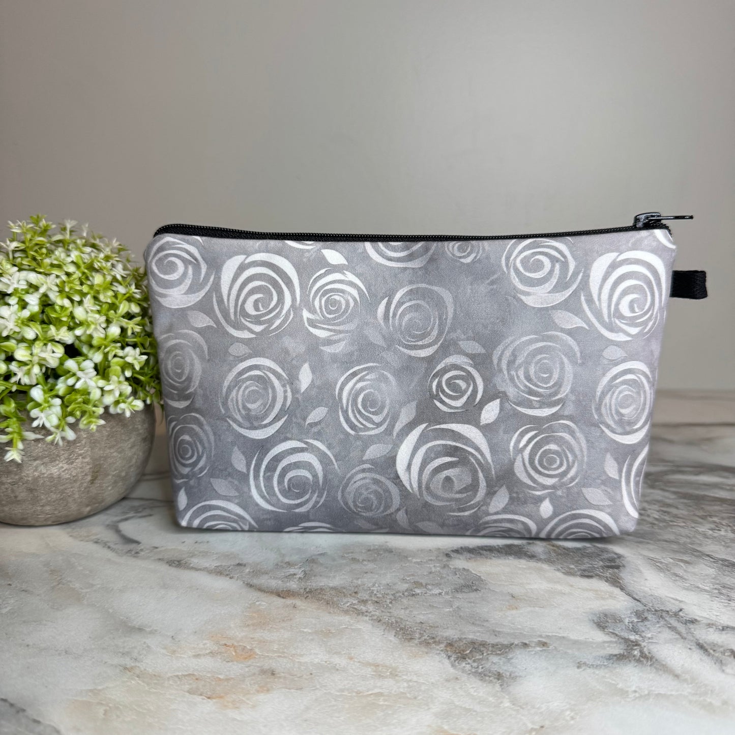 Pouch - Floral, Grey Roses
