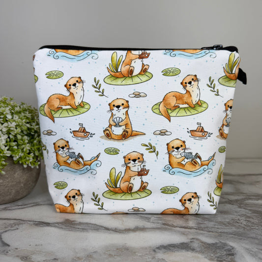 Pouch XL - Otter Animals