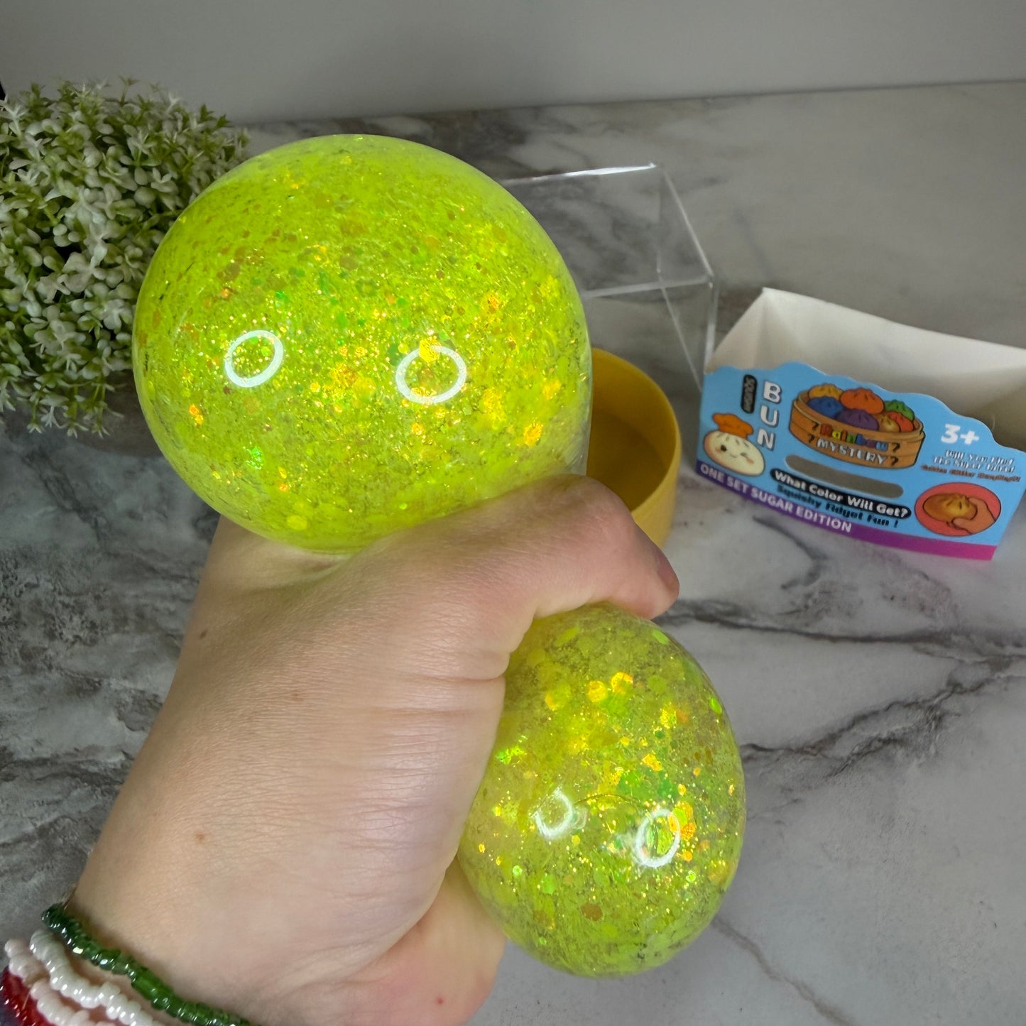 Squishy Toy - Viral Dumpling, Quick Squeeze Glitter - Yellow