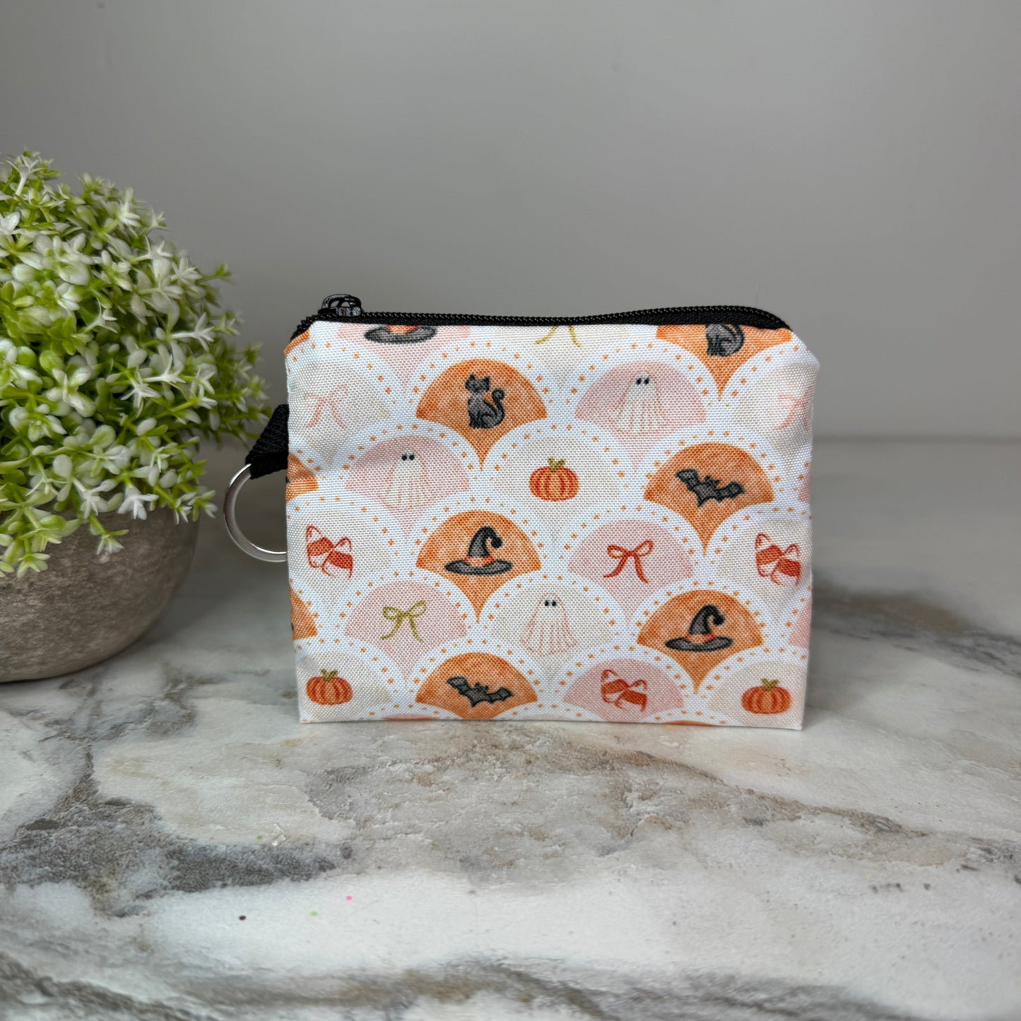 Mini Pouch - Halloween Cute Scallop Things