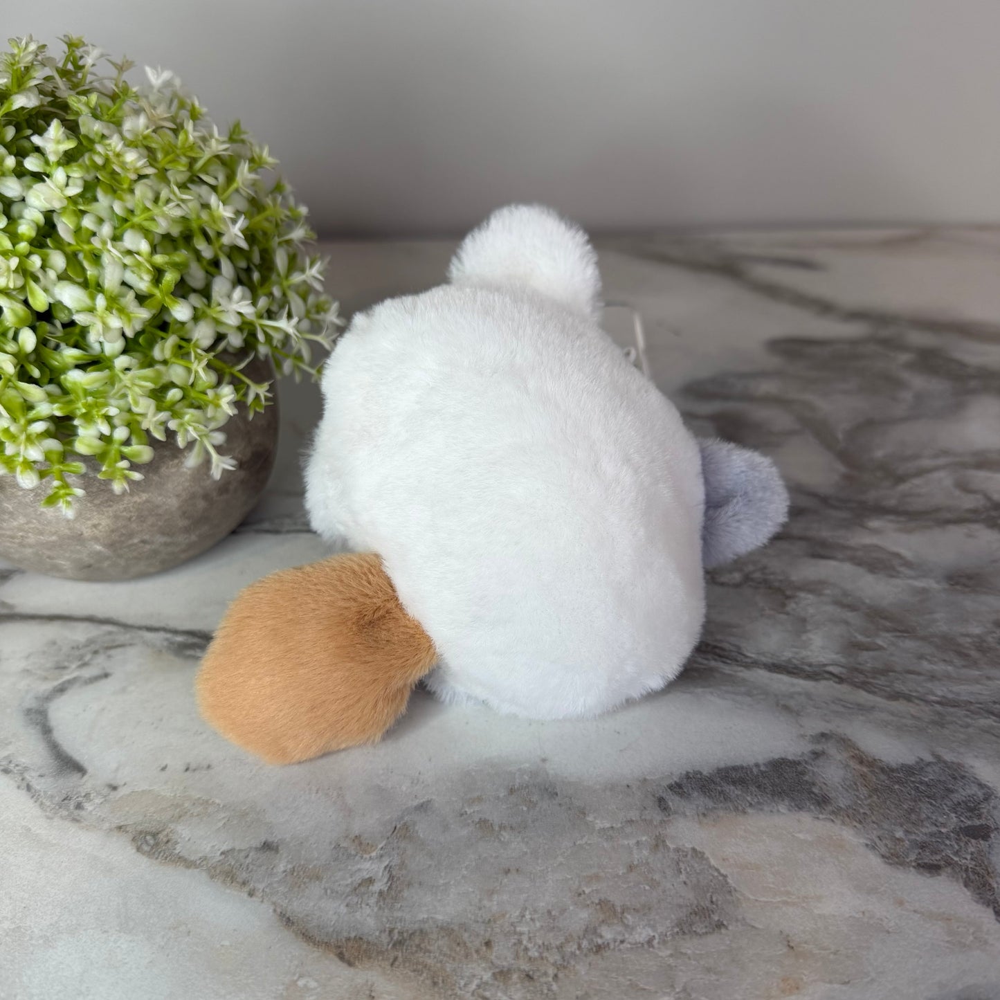 Keychain - Pom Pom Fuzzy Cat Paw Squeeker