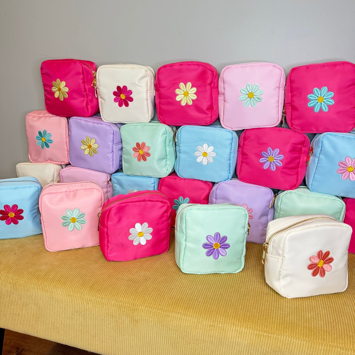 The Daisy - Square Pouch