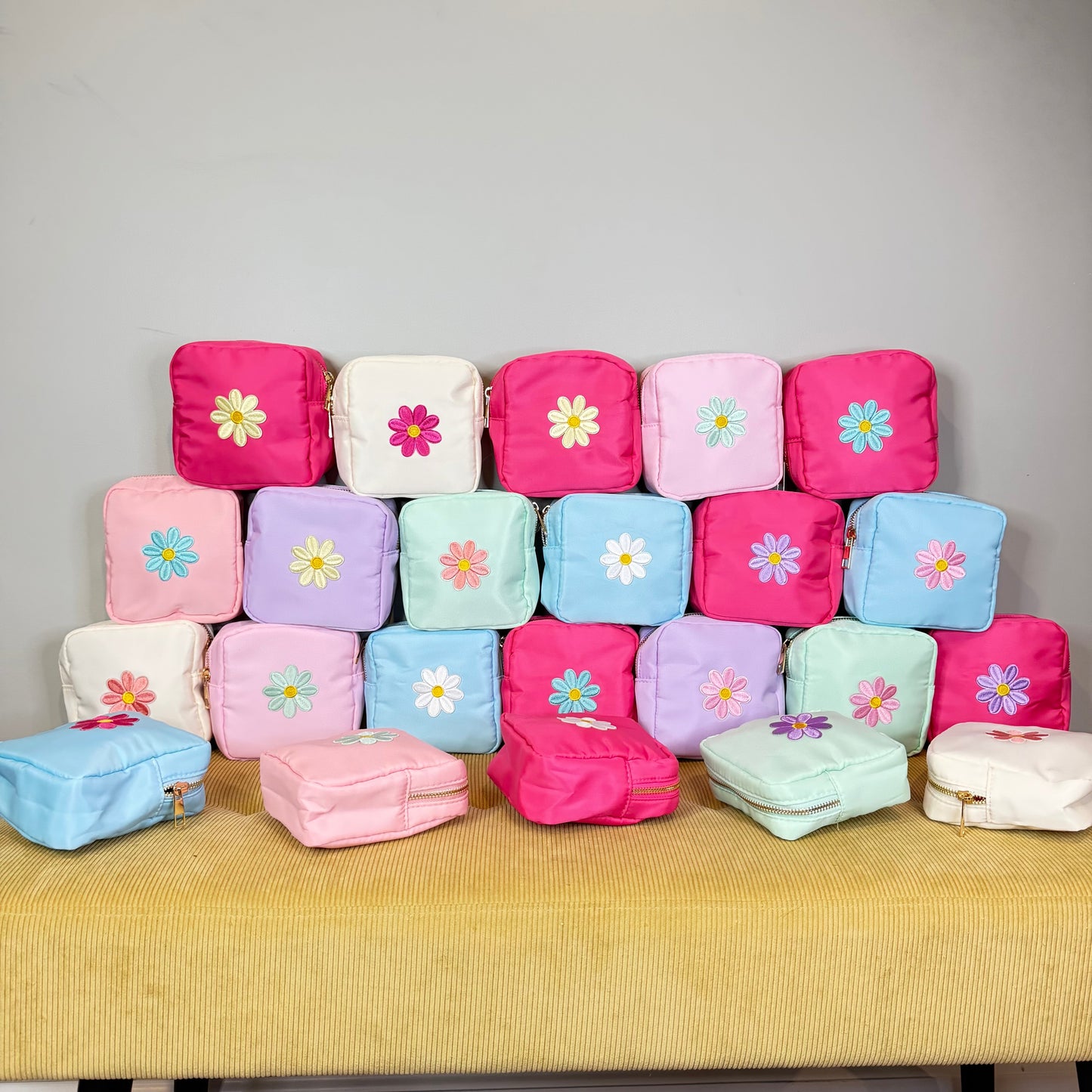 The Daisy - Square Pouch